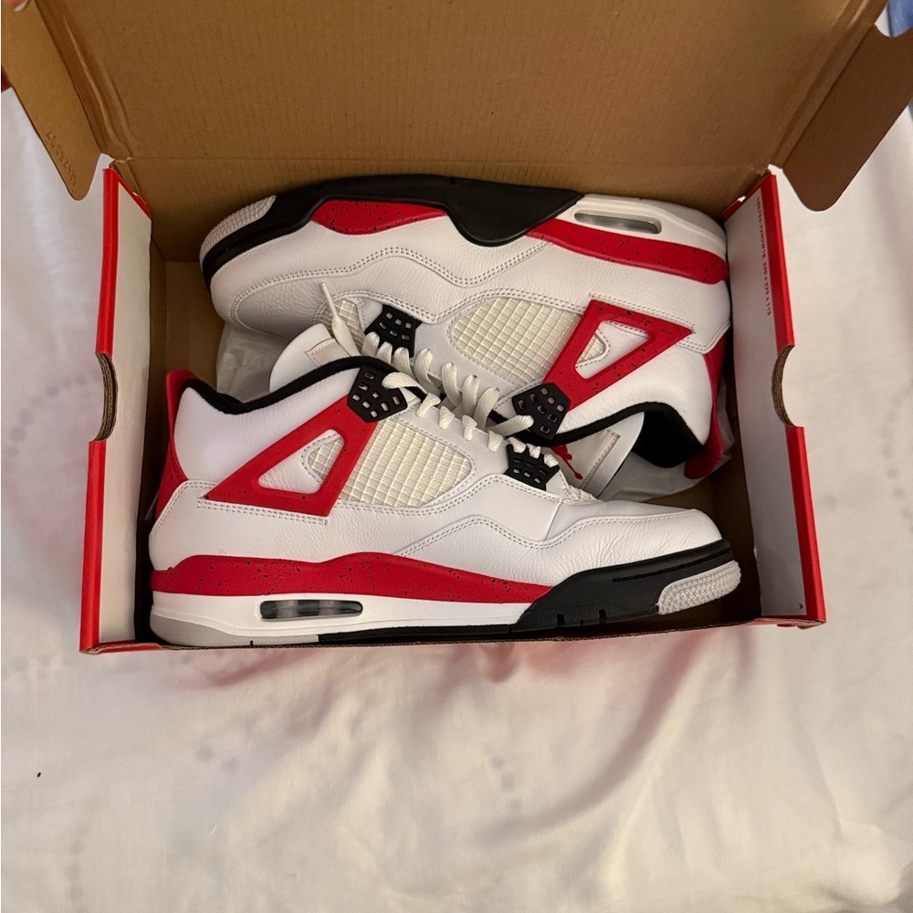 Nike Zoom Vomero 5 in Red and White